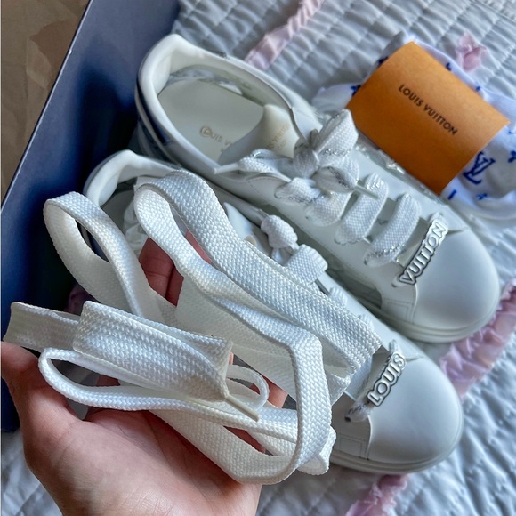 LOUIS VUITTON 
Monogram PVC Time Out Sneakers 8.5 Silver - Picture 4 of 9